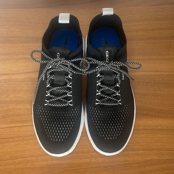 GEOX Respira sneakers size 10 - Picture 2 of 8